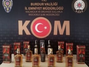 Burdur’da Litrelerce Kaçak İçki Ve 813 Adet Cinsel Performans Arttırıcı Ürün Ele Geçirildi