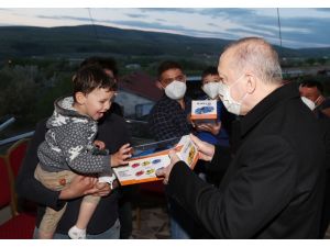 Cumhurbaşkanı Erdoğan, Ayaşlı Çiftçi Bir Aileye İftarda Misafir Oldu