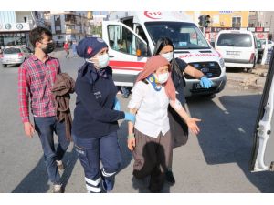 Hafif ticari araçlar çarpıştı: 4 yaralı