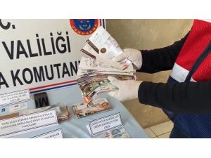 200 Bin Lirasını Dolandırdıkları 3 Mimara, Kağıt Parçalarını Dahi Çok Gördüler