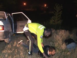Çalıntı Araçla Başka Şehre Gezmeye Giden 3 Kafadar 88 Kilometre Sonra Yakalandı