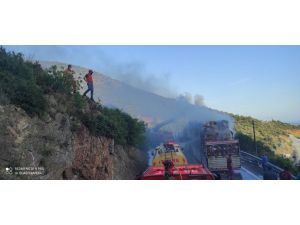 Alev Topuna Dönen Tır Kullanılmaz Hale Geldi