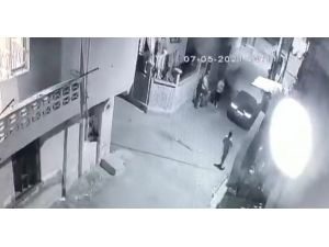 Kısıtlamada Arabayla Hız Yapan Kişilerle Kavga Ettiler
