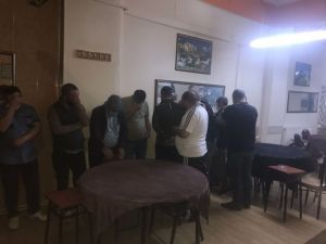 Polis İçerde Kumar Oynayanları İş Yerinin Arka Camından Gördü Sonra Baskın Düzenledi