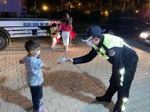 Finike’de sinevizyon gösterimi ile trafik eğitimi