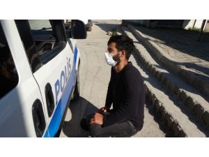 Sigara almaya gitti, içinde telefon ve para bulunan çantasından oldu