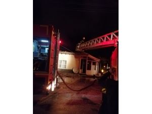 Müstakil Evde Çıkan Yangın Büyümeden Söndürüldü