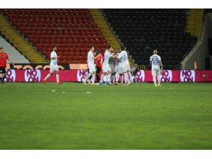 Süper Lig: Gaziantep Fk: 0 - Ç.rizespor: 3 (İlk Yarı)