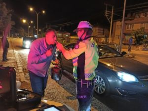 Şuhut’ta Trafik Ekiplerinden Alkol Denetimi