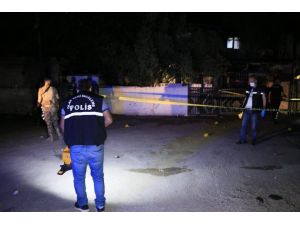 Sokak Ortasında Silahla Başından Vuruldu