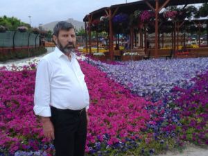 Emekli akademisyen dere yatağında ölü bulundu