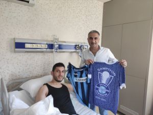 Adana Demirspor Kulübü Yöneticisi, Şampiyonluk Kutlamasında Yaralanan Taraftarları Ziyaret Etti