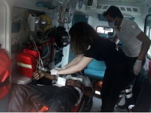 Taksi Motosiklete Çarpıp Seyhan Nehri’ne Uçtu: 3 Yaralı
