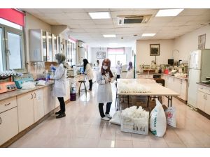 Ankara Büyükşehir Belediyesi Halk Ekmek Fabrikası’nda Ekmek Üretimi Kadınlara Emanet