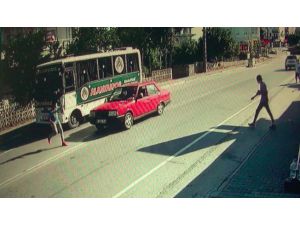 Su almak için otobüsten inen futbolcuya otomobil çarptı