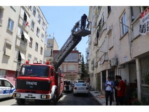 Yalnız yaşayan adam, evde kanlar içerisinde ölü bulundu