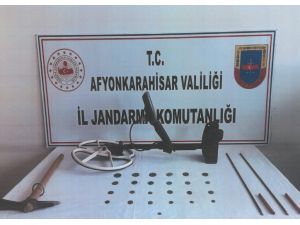 Elindeki Tarihi Sikkeleri Satmak İsteyen Şahıs Jandarmaya Yakalandı