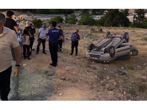 Kontrolden Çıkan Araç Menfeze Uçtu: 4 Yaralı