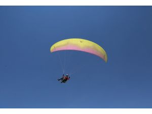 Torosların Zirvesinde Yamaç Paraşütü Yarışması