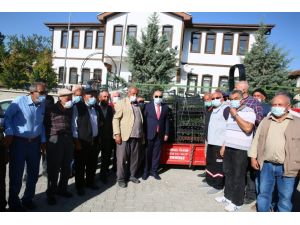 Keçiörenli Çiftçilere 87 Bin 680 Adet Ücretsiz Sebze Fidesi Dağıtıldı