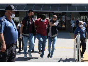 Çaldıkları otomobili parçalayıp hurdaya çıkardılar