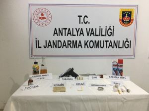 Apart dairede uyuşturucu kullananlara suç üstü
