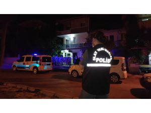 Silahla Oynayan Çocuk, Annesini Vurdu