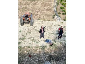Şarampole Yuvarlanan Traktörün Sürücüsü Yaralandı
