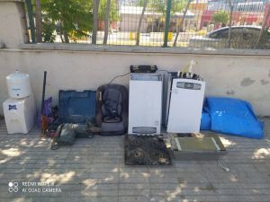 Hırsızlar Belediyenin Otomobilini Çaldı, Yakalanmamak İçin Aracı Bırakıp Kaçtılar