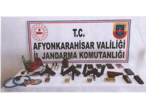 Jandarmadan Silah Kaçakçılarına Şafak Vakti Operasyon: 13 Gözaltı