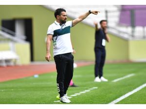 İlhan Palut: “Konyaspor Gerektiği Zaman Hücumsal Anlamda Riskler Alabilen Takıma Evrildi”