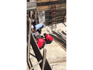 Başına Kereste Düşen İşçi Ağır Yaralandı
