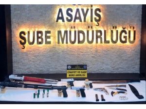 Polisin Baskın Yaptığı Evden Cephanelik Çıktı