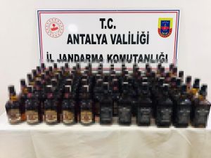 Durdurulan araçta 30 bin TL değerinde kaçak içki ele geçirildi