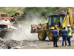 Suçluların Kullandığı Harabe Evler Yıkılıyor