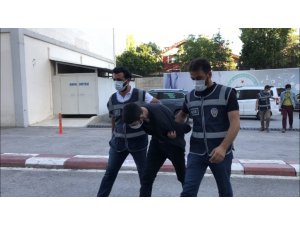 Depo Fareleri 36 Saatlik Kamera Görüntüsü İzlenerek Yakalandı
