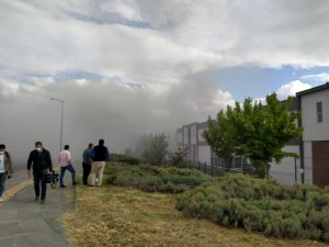 Ankara’da İş Merkezinde Çıkan Yangında Dumandan Etkilenen 7 Kişi Hastaneye Kaldırıldı