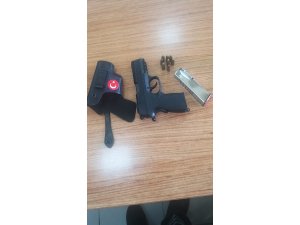 KAAN Uygulaması ile otogarda 1 şahıs ruhsatsız silah ve mermilerle yakalandı