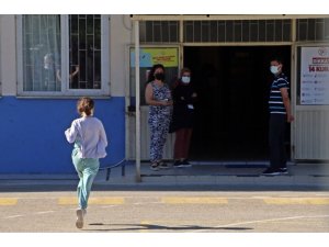 Antalya’da Liselere Geçiş Sistemi (LGS) sınavı heyecanı
