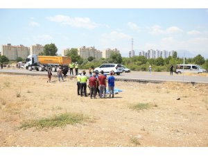 Antalya’da kamyonetle çarpışan motosiklet sürücü öldü