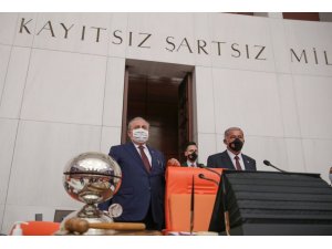 Tbmm Başkanı Şentop, Kktc Meclis Başkanı Sennaroğlu İle Bir Araya Geldi