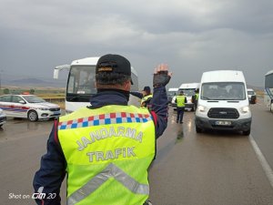 Ankara’daki Korsan Servis Denetimlerinde 5 Servis Aracı Trafikten Men Edildi