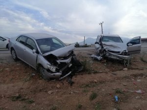 Kahramanmaraş’ta Otomobiller Çarpıştı: 5 Yaralı