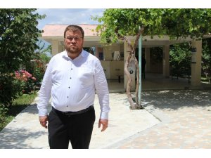 Cami İmamı, Kendisinden Yardım İsteyen Şahsın Bıçaklı Saldırısına Uğradı