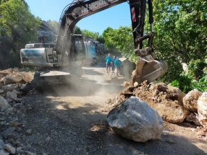 Söğüt Yaylası ve Çamlıca grup yolunda asfalt çalışması