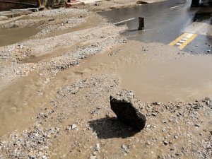 Ankara’da Sel: Araçlar Sürüklendi, Caddeler Sular Altında Kaldı