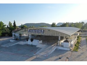 Kaş’a kapalı pazaryeri ve bisiklet yolu açılıyor