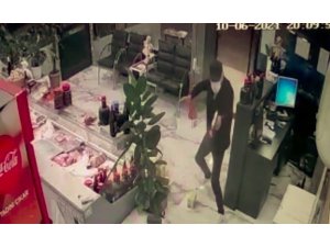 Kasap dükkanını kurşun yağmuruna tuttu: 1 yaralı