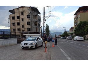 İ̇çişleri Bakanlığı: "Ülke Genelinde Gerçekleştirilen, ’Aranan Şahıslar Ve Göçmen Kaçakçılığı Uygulaması’nda Bin 964 Kişi Yakalandı"