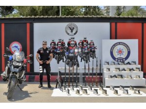 Adana’da 75 Silah Ele Geçirdi